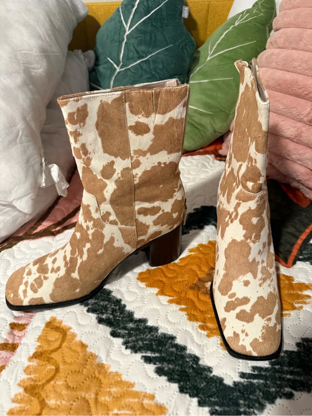Intentionally Blank Cow Print Tan & White Ankle Boots size 11